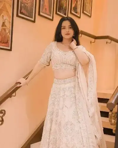 Escort Molakalmuru
